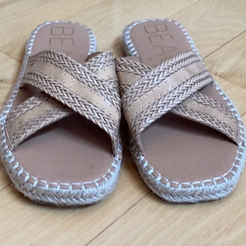 BEACH by Matisse hightide slide on sandals, espadrille flats. Women’s size 8